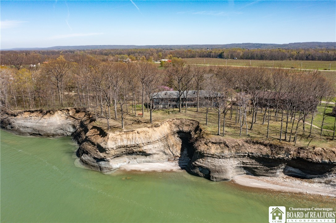 409 Edgewater Drive