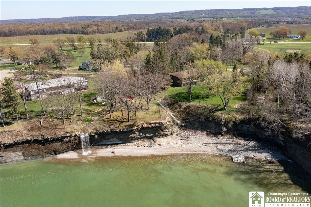 409 Edgewater Drive