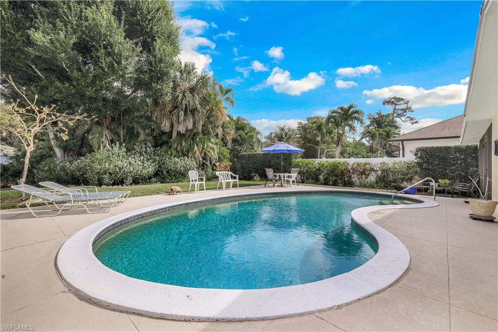 1157 Royal Palm DR