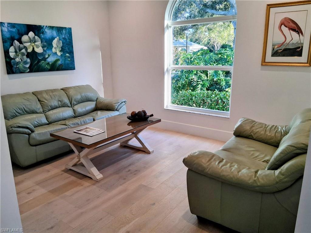 1909 Fairfax CIR