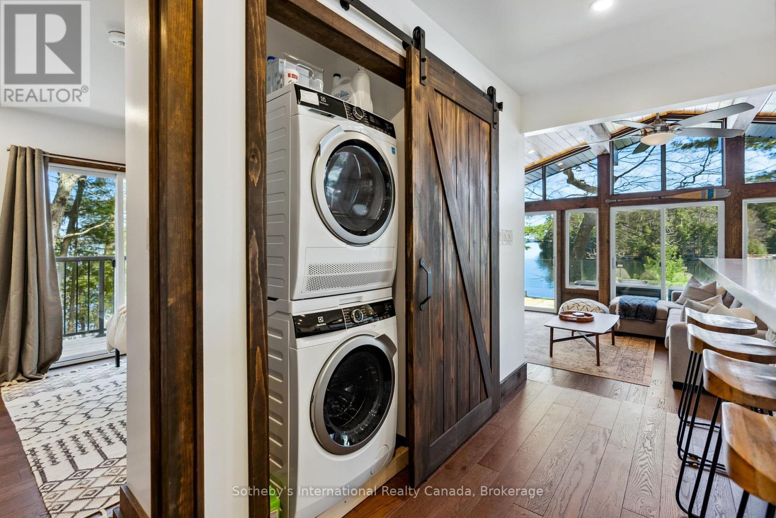 29 BEACHGROVE ISLAND 33LM