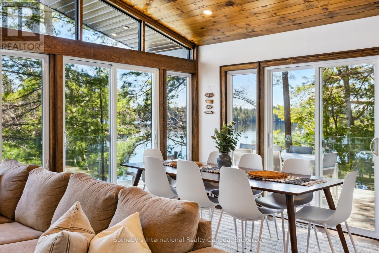 29 BEACHGROVE ISLAND 33LM