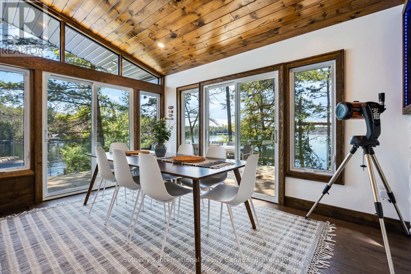 29 BEACHGROVE ISLAND 33LM