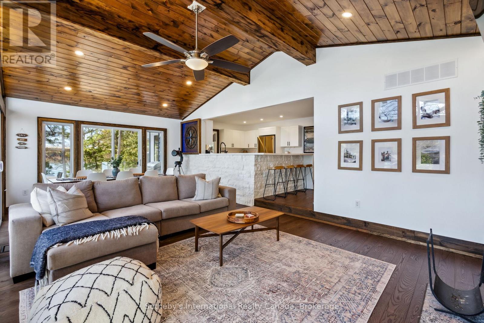29 BEACHGROVE ISLAND 33LM