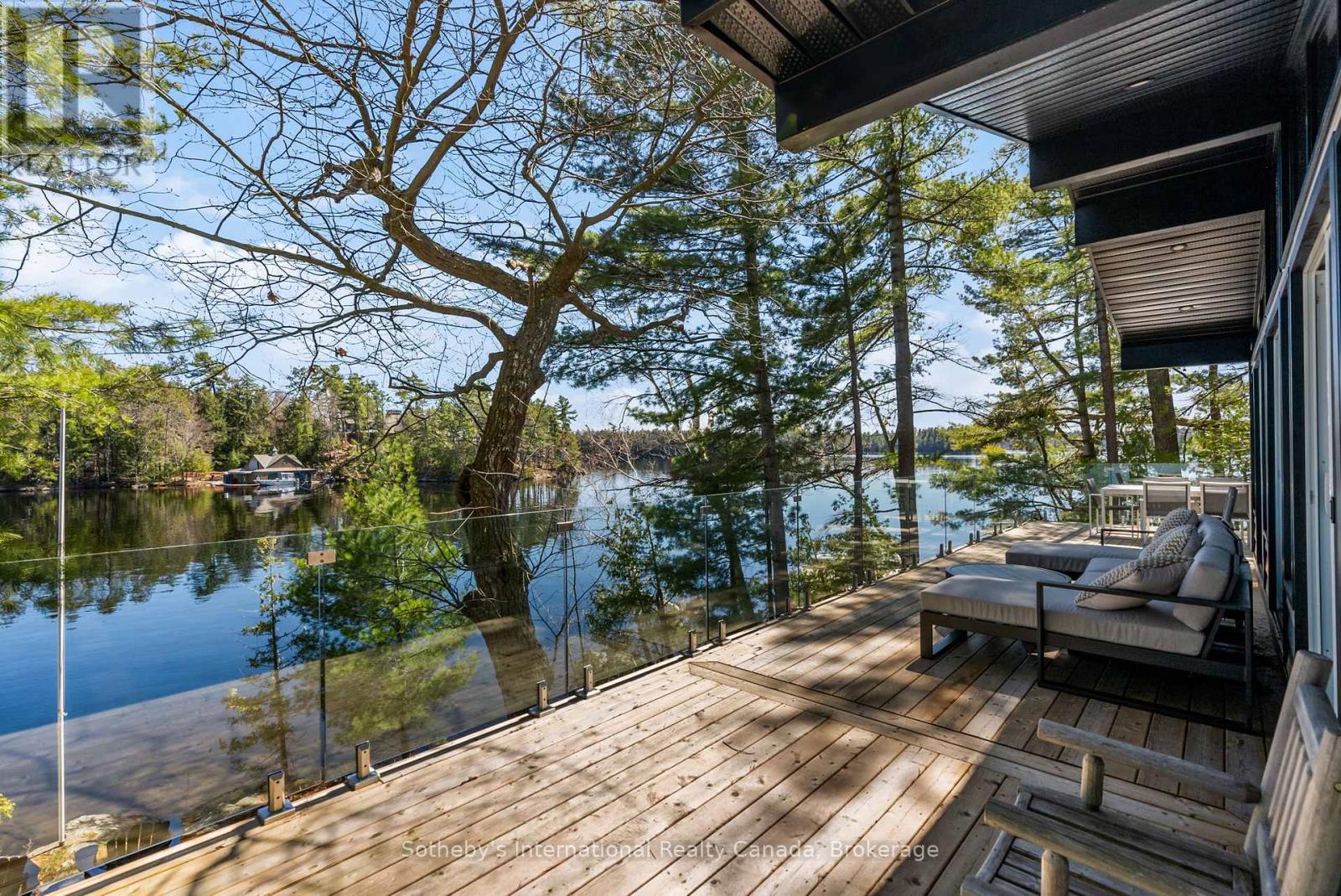 29 BEACHGROVE ISLAND 33LM