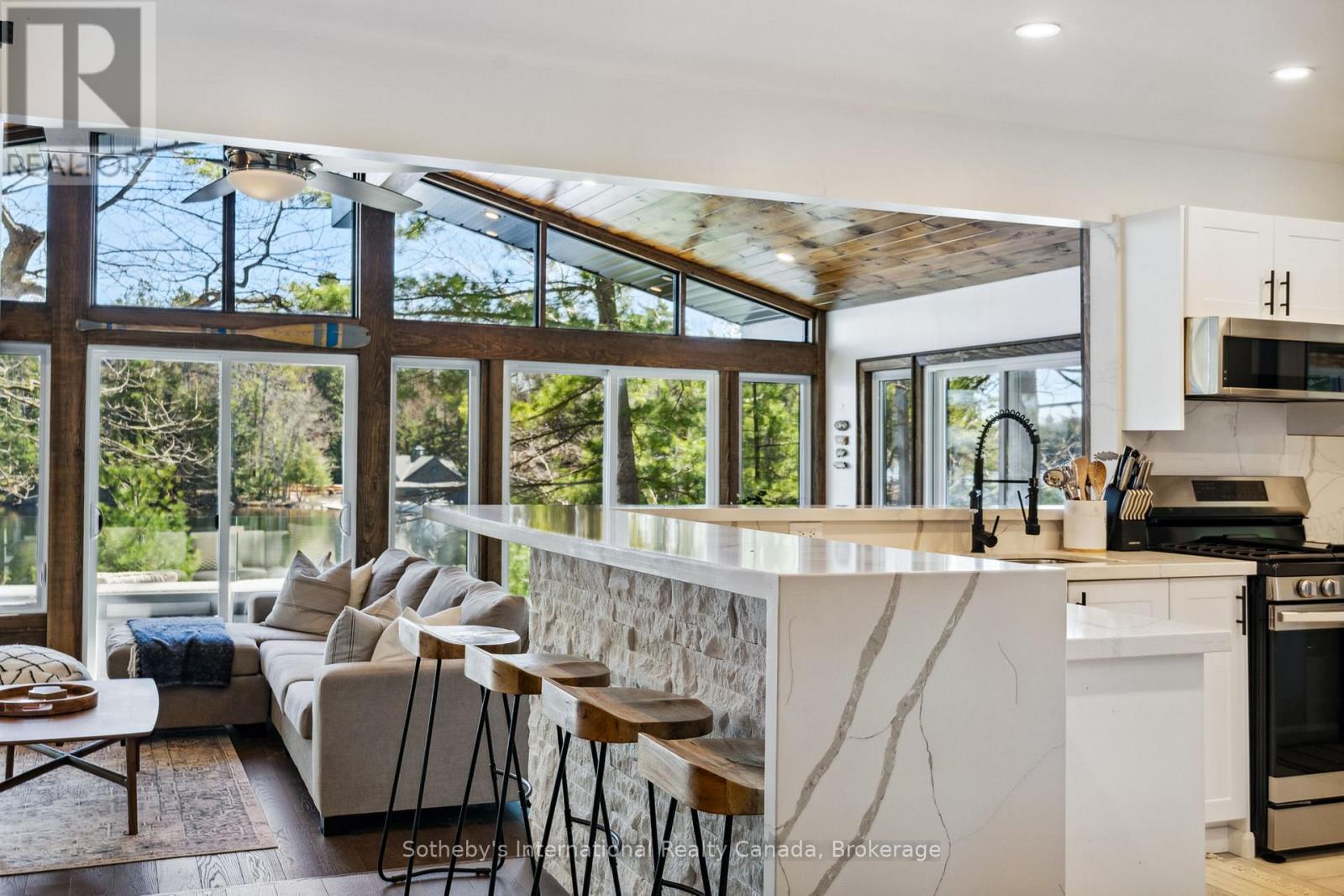 29 BEACHGROVE ISLAND 33LM