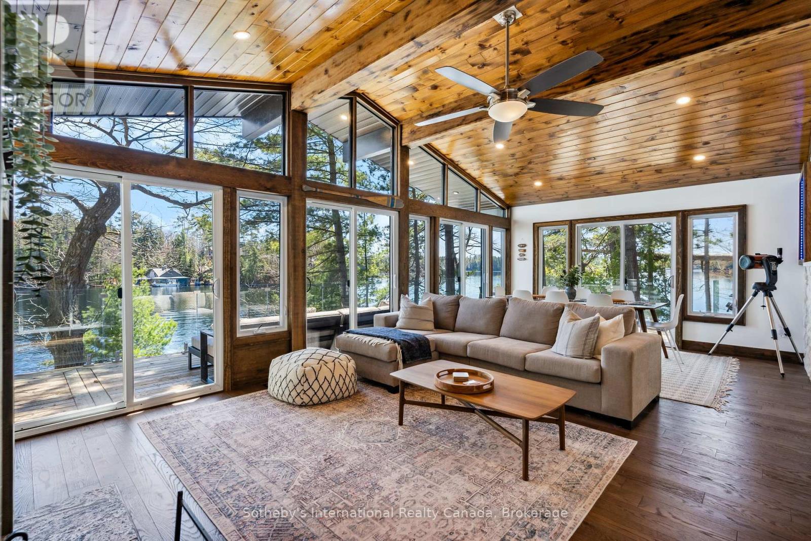 29 BEACHGROVE ISLAND 33LM