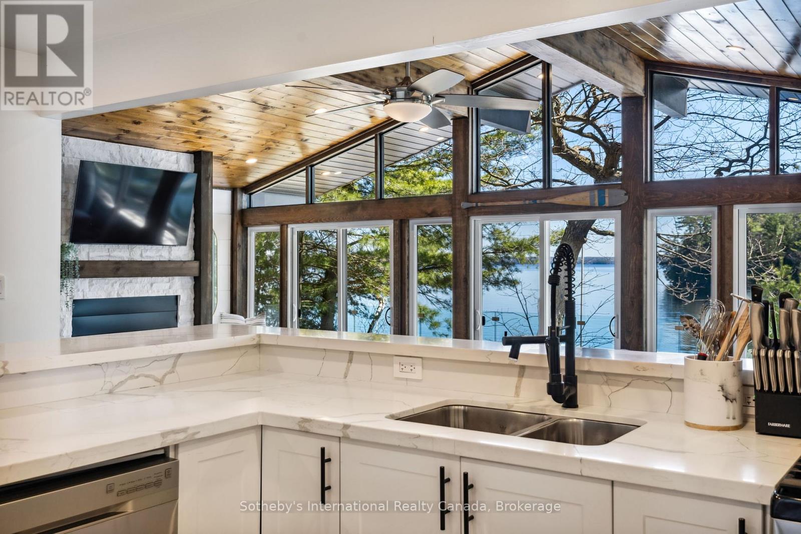 29 BEACHGROVE ISLAND 33LM