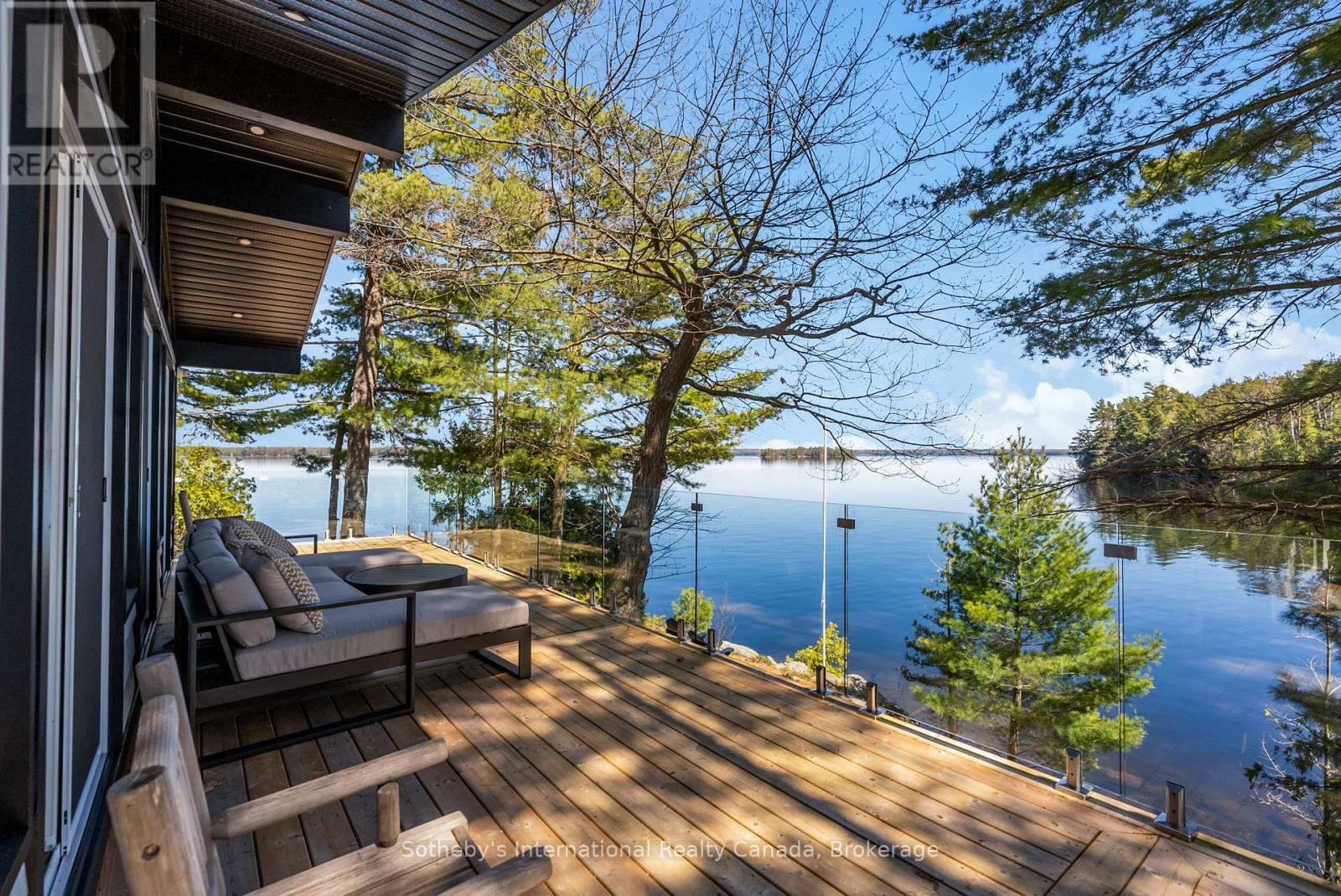 29 BEACHGROVE ISLAND 33LM