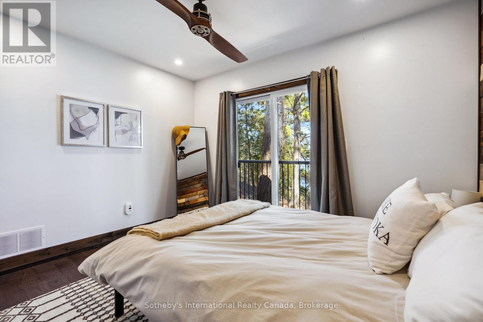 29 BEACHGROVE ISLAND 33LM