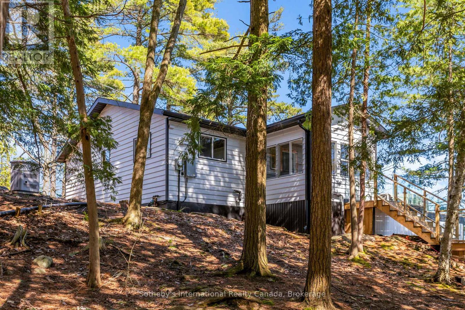 29 BEACHGROVE ISLAND 33LM