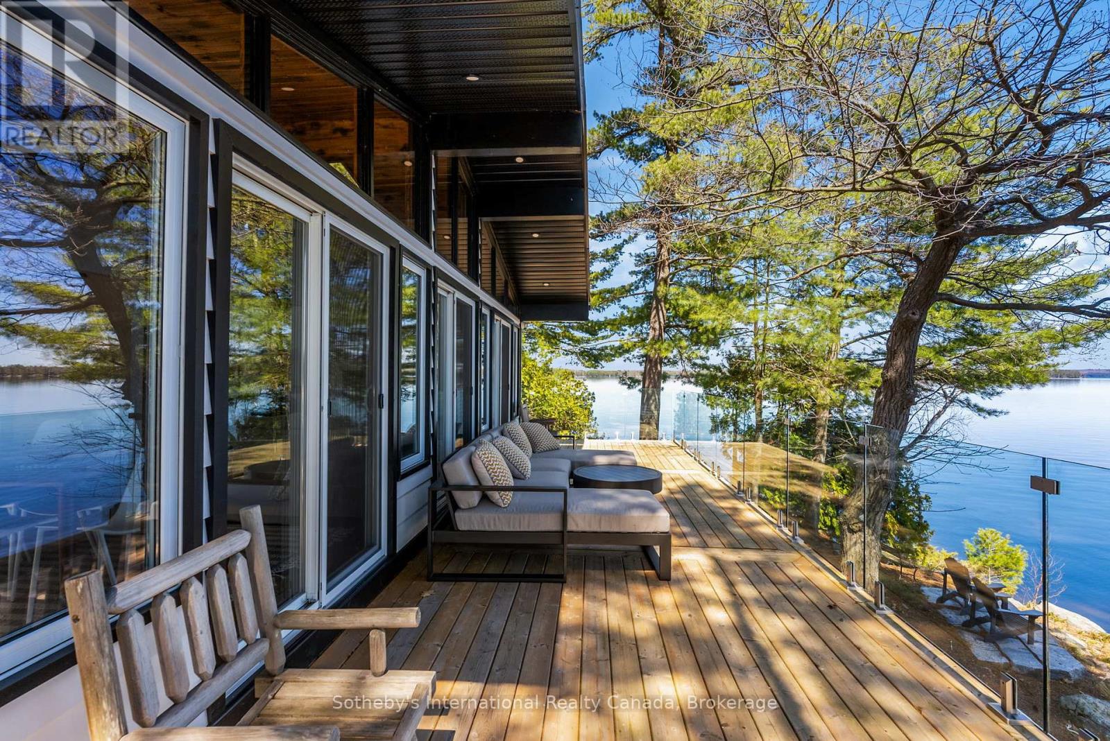 29 BEACHGROVE ISLAND 33LM