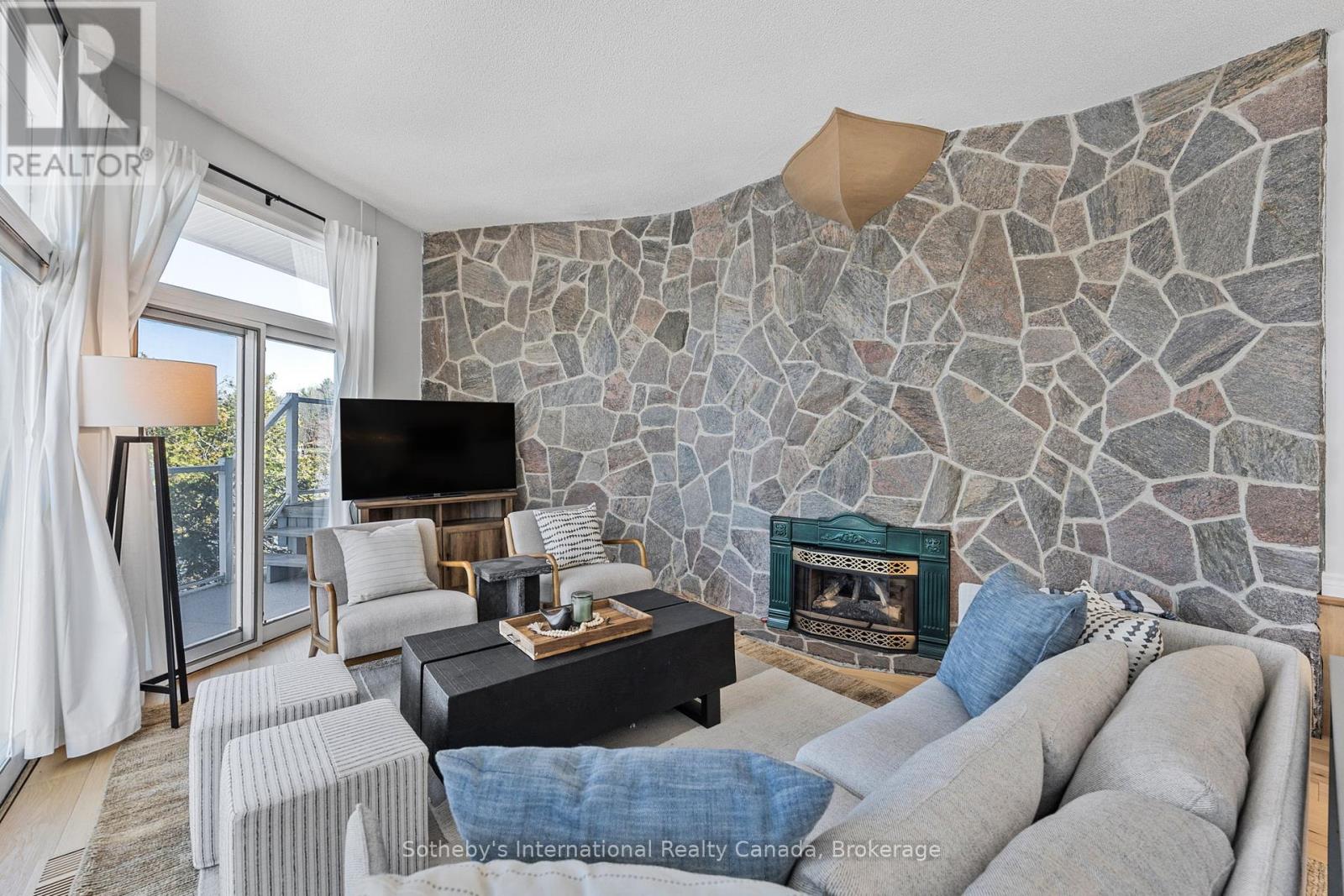 UNIT 1 - 1281 BRACKENRIG ROAD