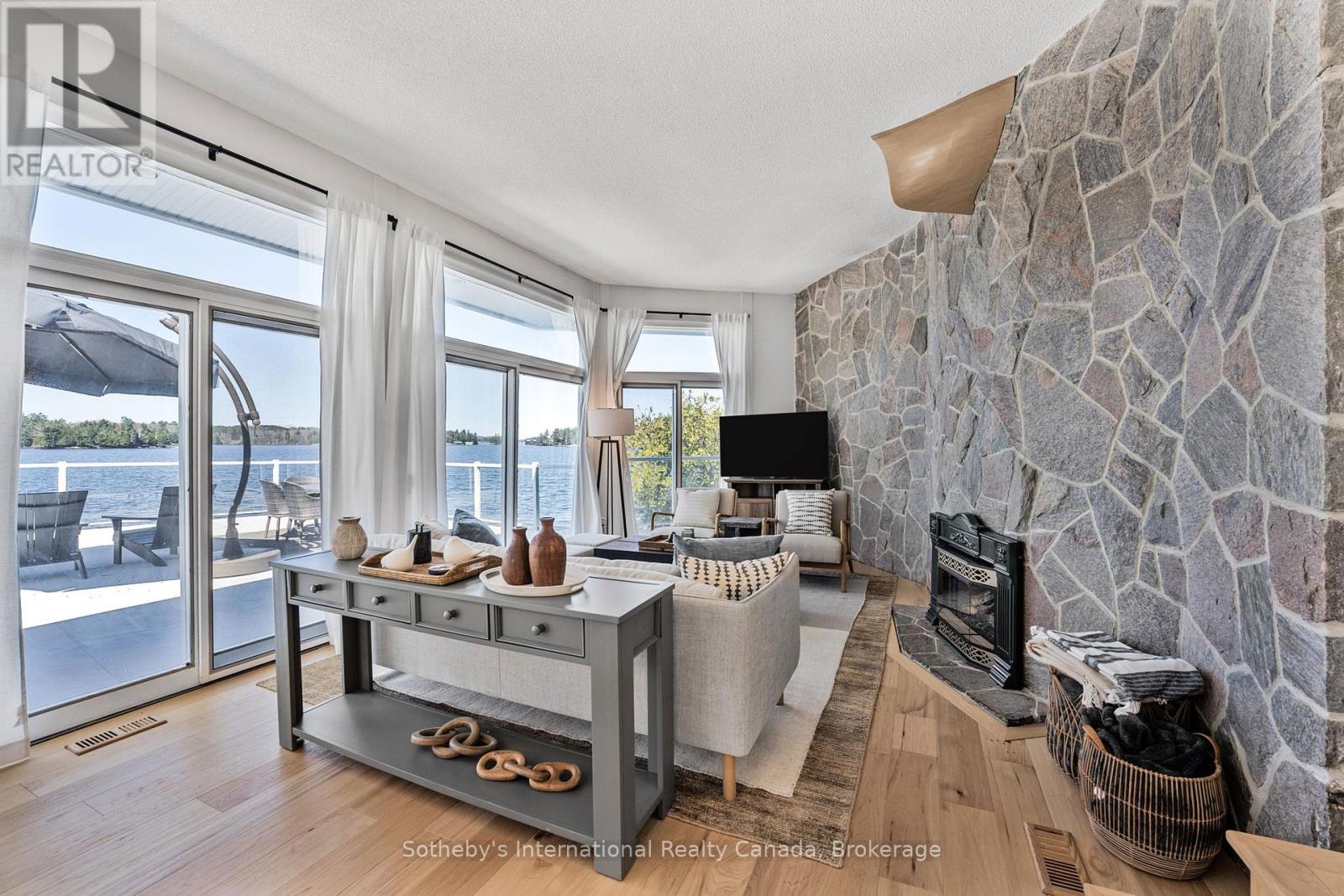 UNIT 1 - 1281 BRACKENRIG ROAD