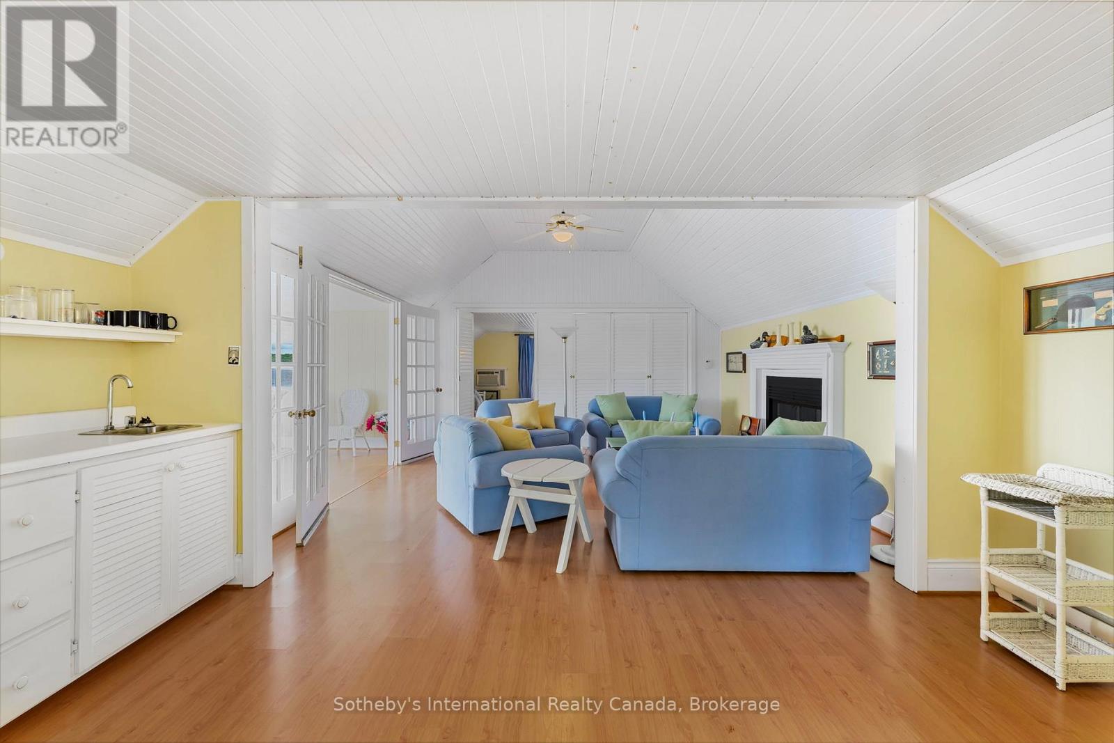 81A WIND ROSE LANE