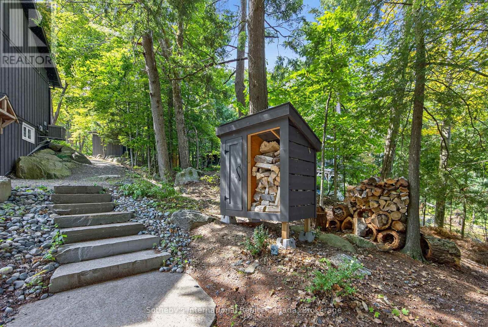 UNIT 52 - 1160 WHITESIDE ROAD