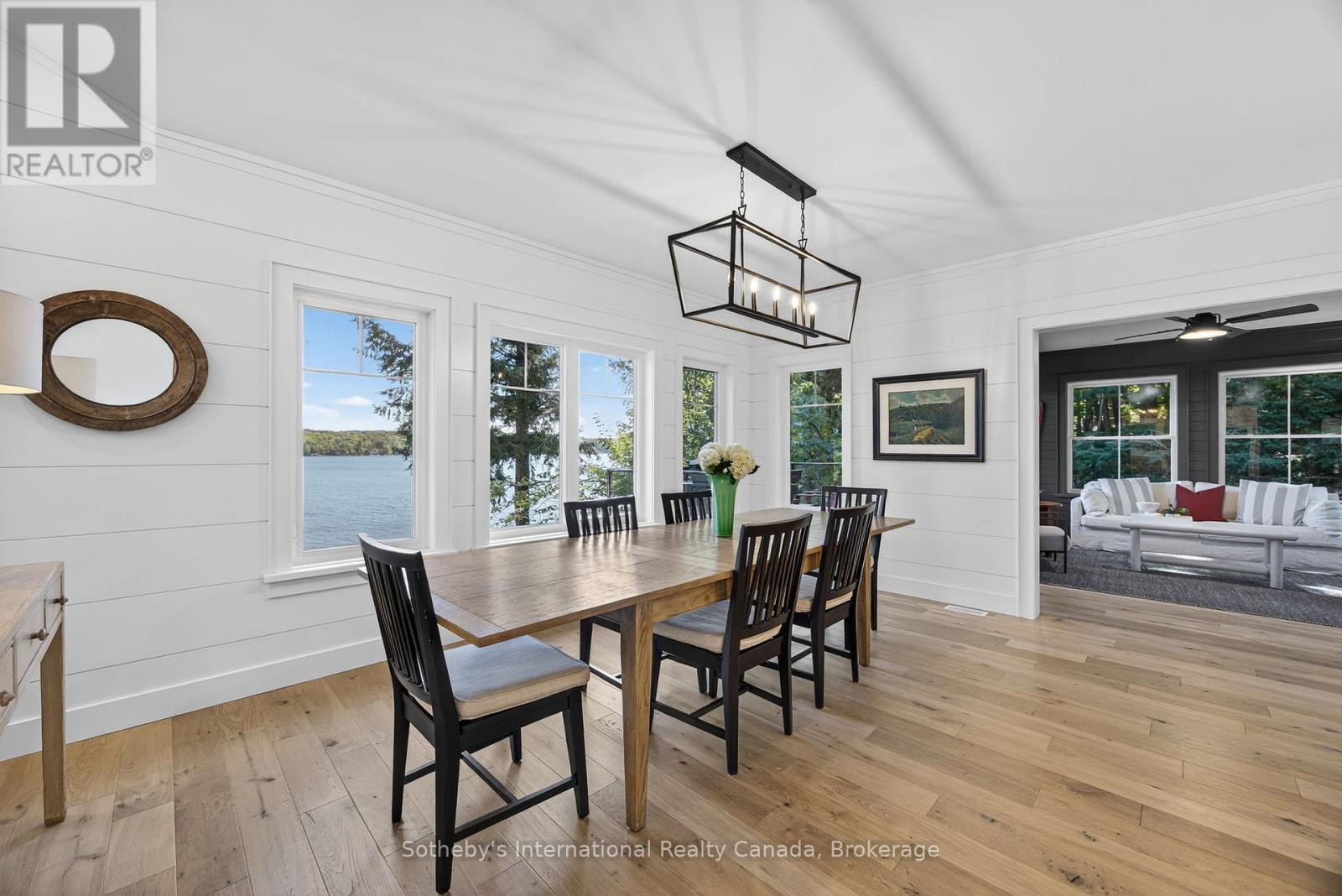 UNIT 52 - 1160 WHITESIDE ROAD