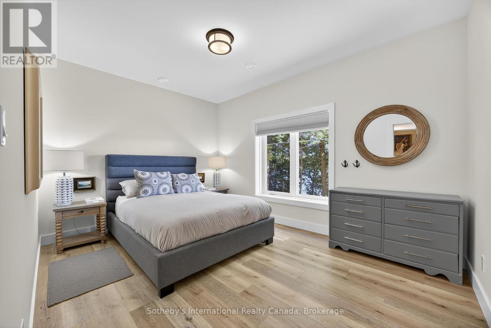 UNIT 52 - 1160 WHITESIDE ROAD