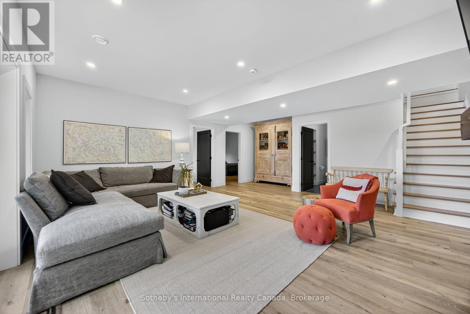 UNIT 52 - 1160 WHITESIDE ROAD