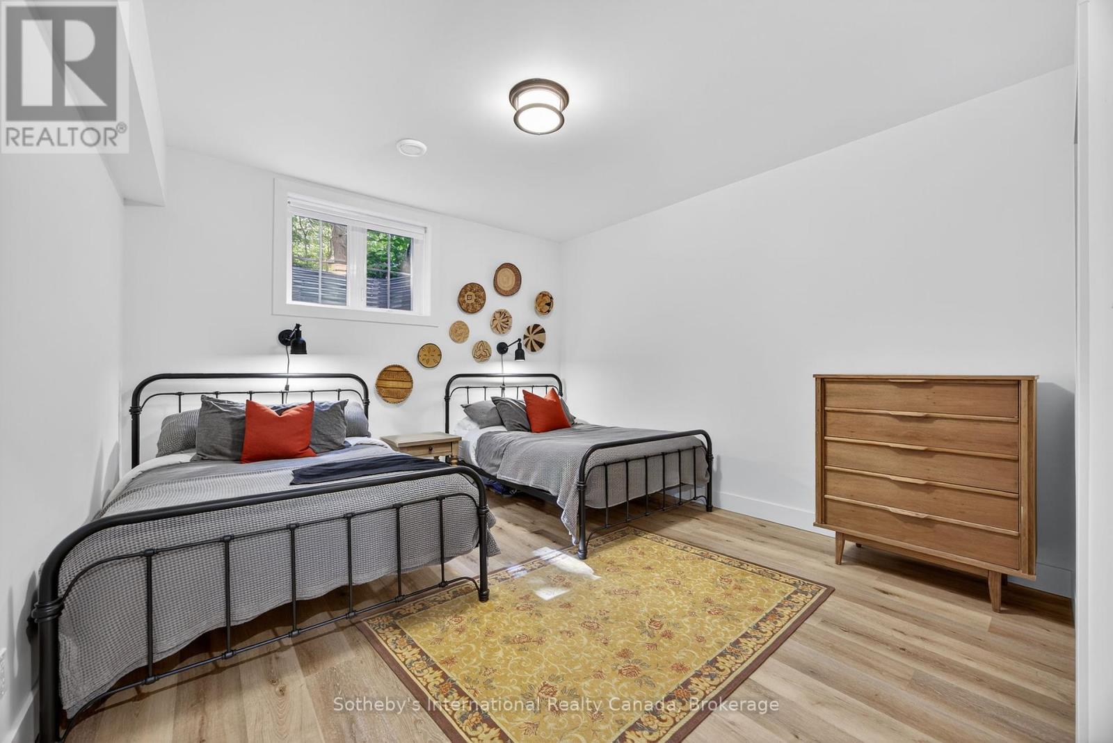 UNIT 52 - 1160 WHITESIDE ROAD