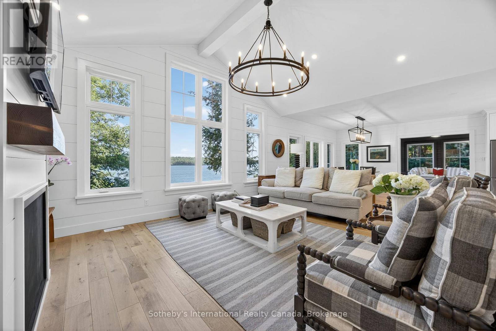 UNIT 52 - 1160 WHITESIDE ROAD