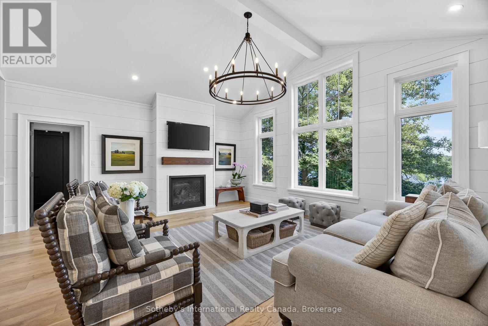 UNIT 52 - 1160 WHITESIDE ROAD