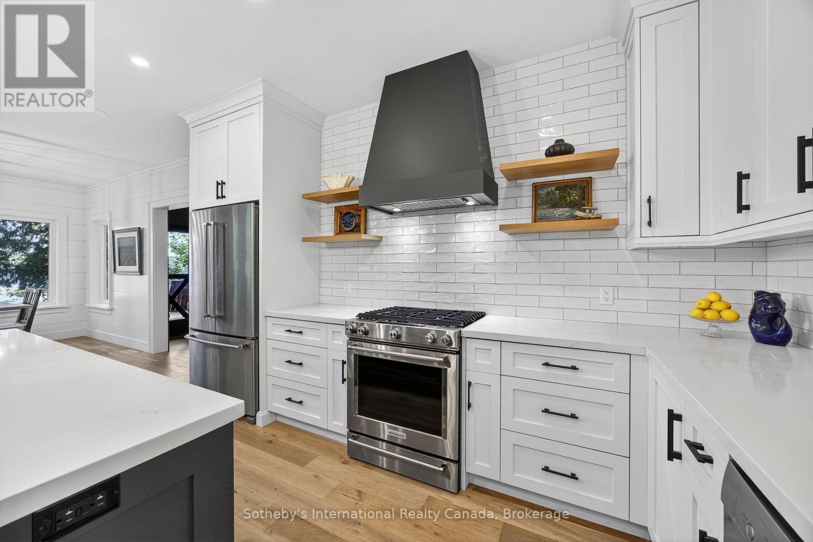 UNIT 52 - 1160 WHITESIDE ROAD