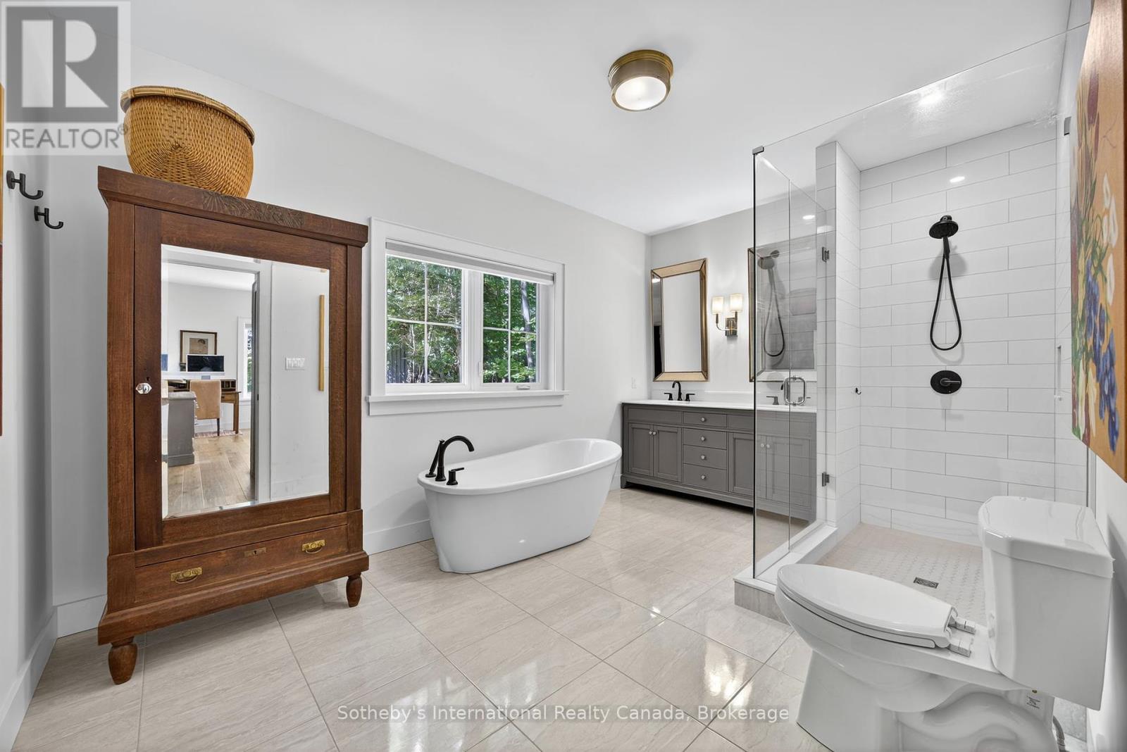 UNIT 52 - 1160 WHITESIDE ROAD