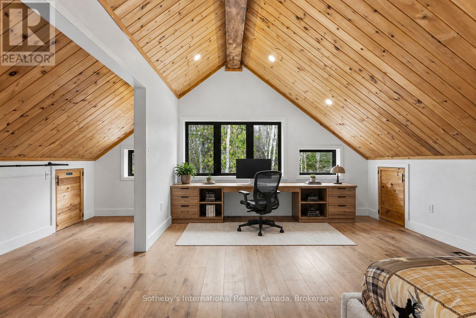 1315 NORTH DRIVE