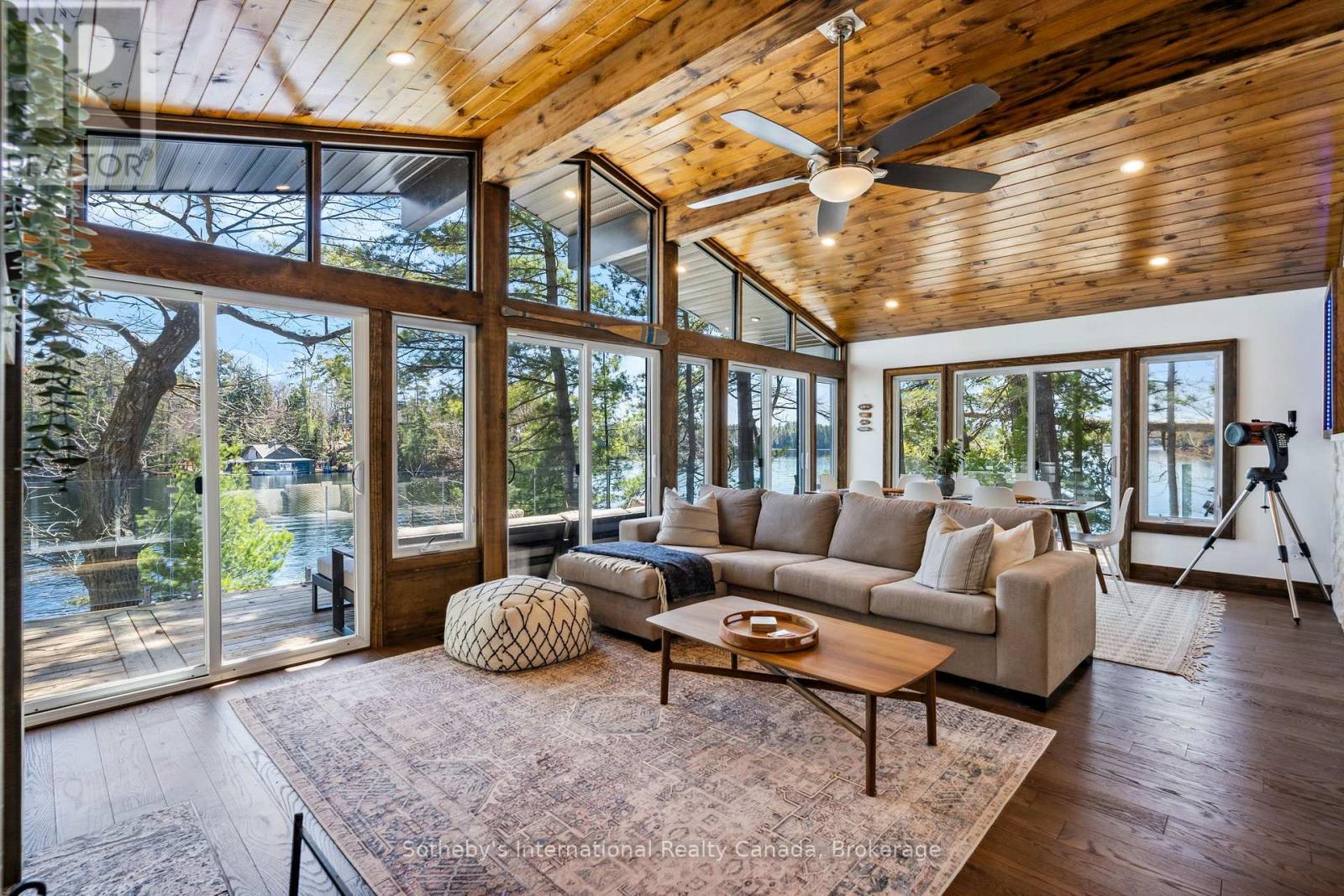 29 BEACHGROVE ISLAND 33LM
