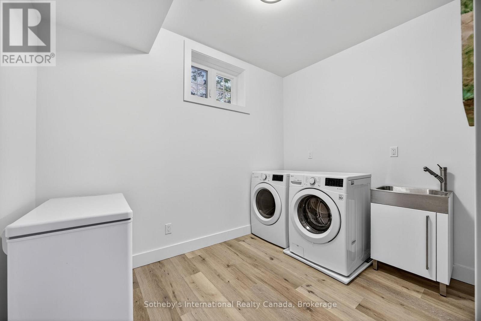 52 - 1160 WHITESIDE ROAD