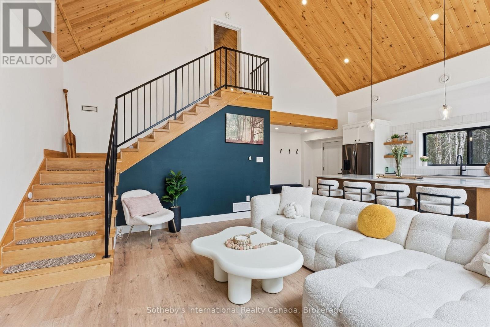 1315 NORTH DRIVE