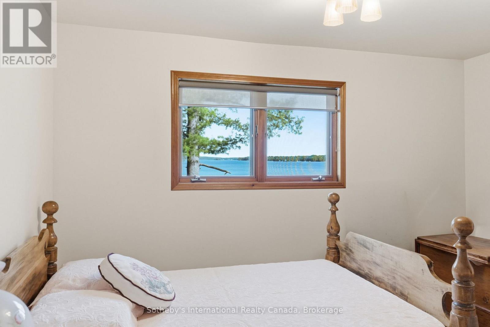1 - 1132 GREENWOOD POINT DRIVE