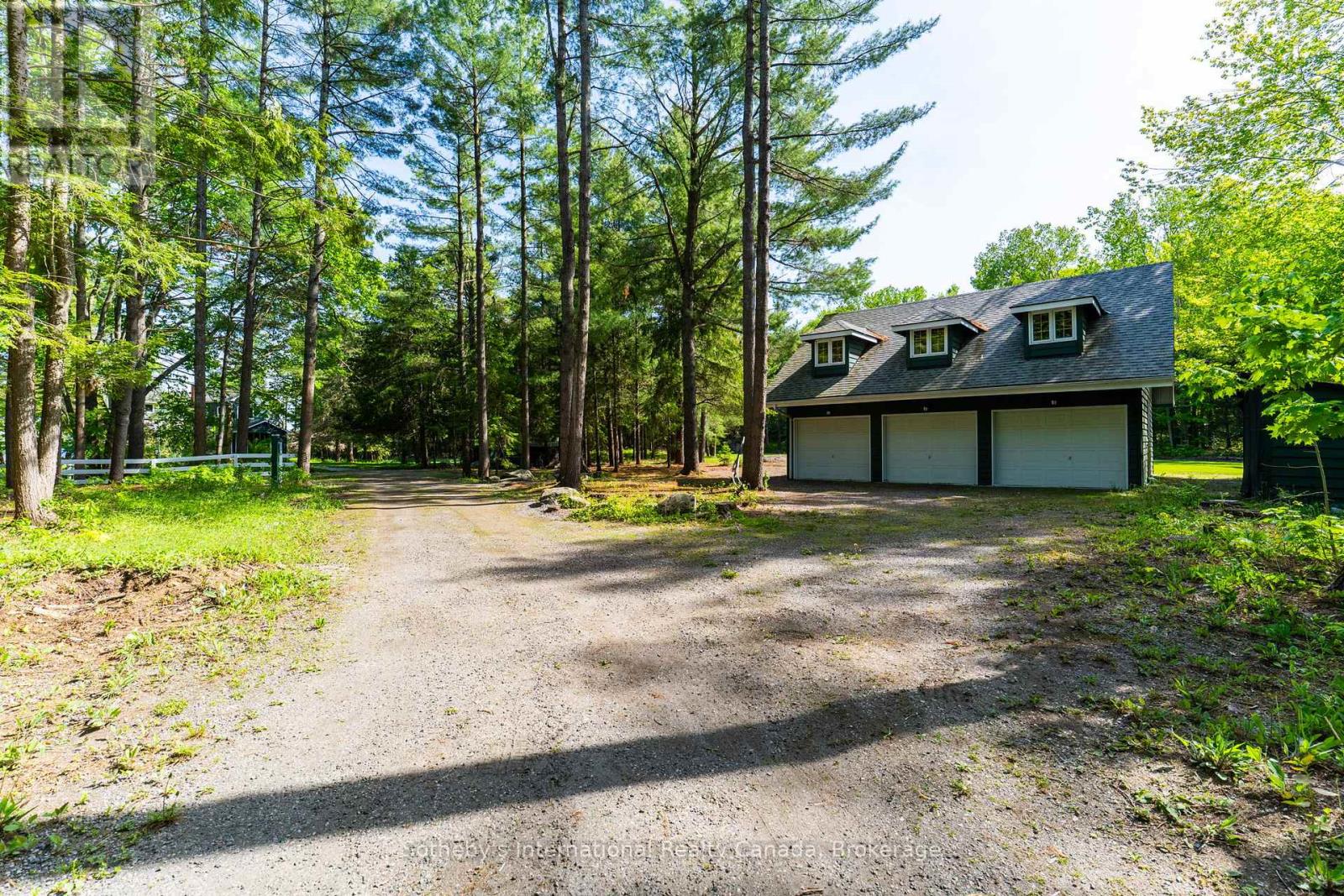 1 - 1132 GREENWOOD POINT DRIVE