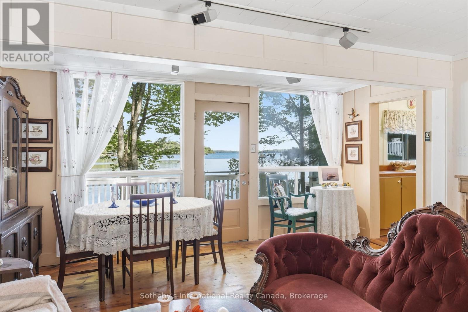 1 - 1132 GREENWOOD POINT DRIVE