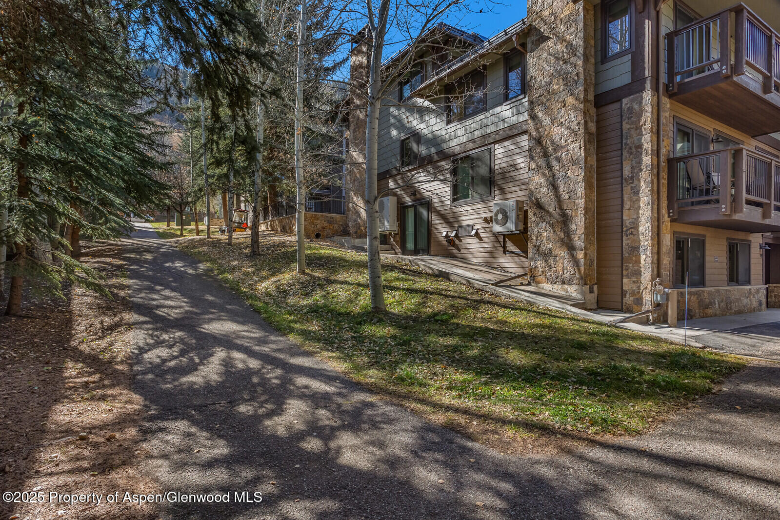 650 S Monarch Street Unit 7