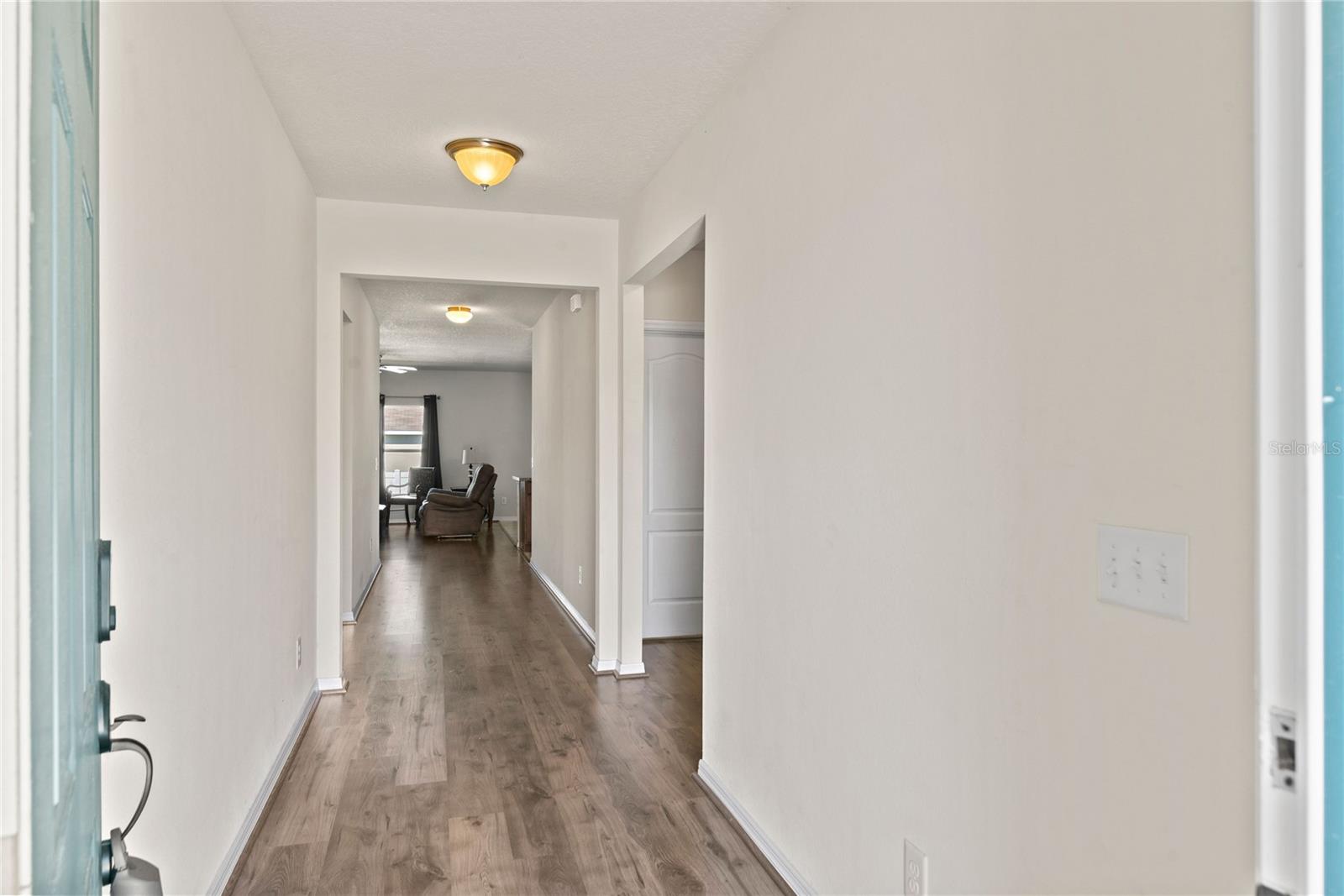 543 LUCERNE BLVD