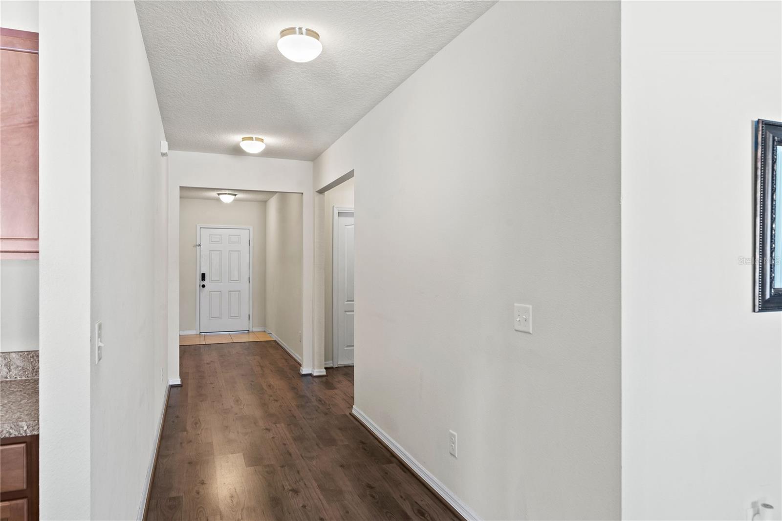 543 LUCERNE BLVD