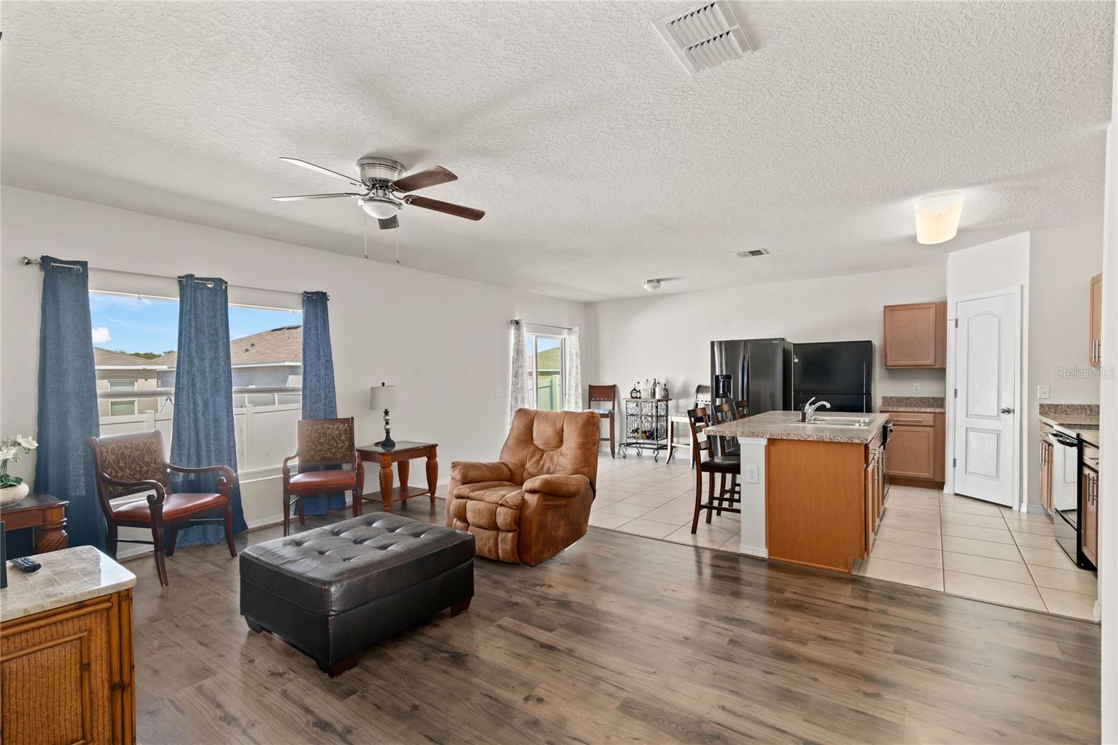 543 LUCERNE BLVD