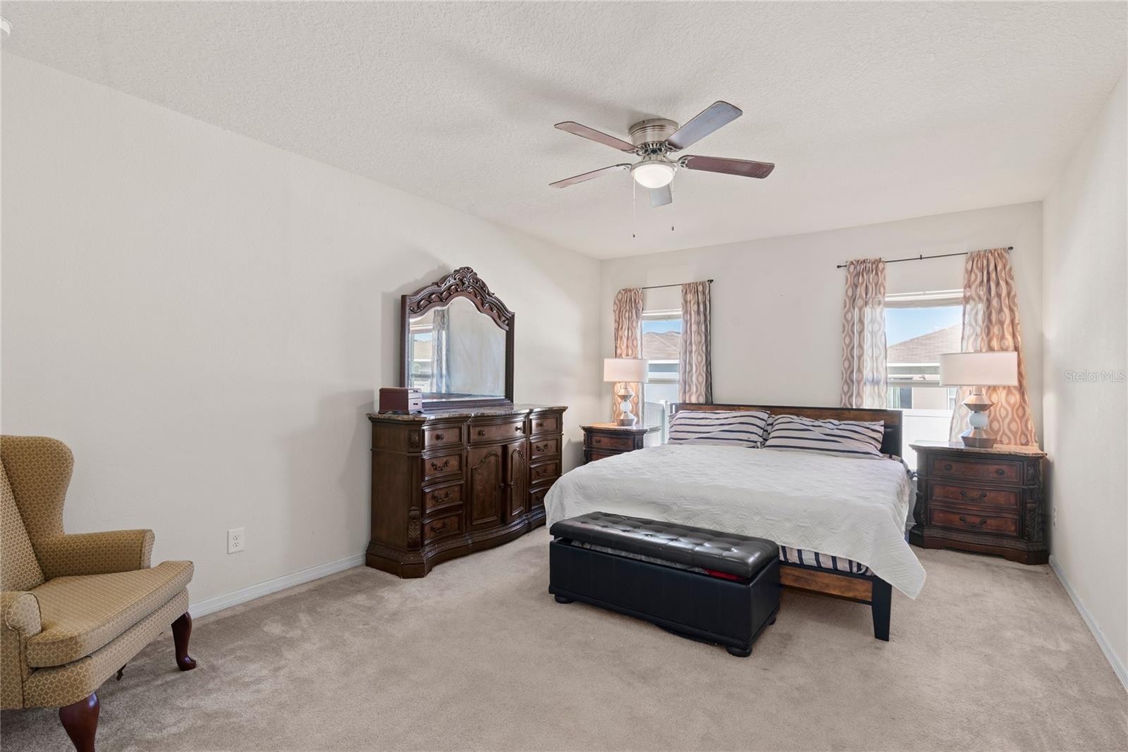 543 LUCERNE BLVD