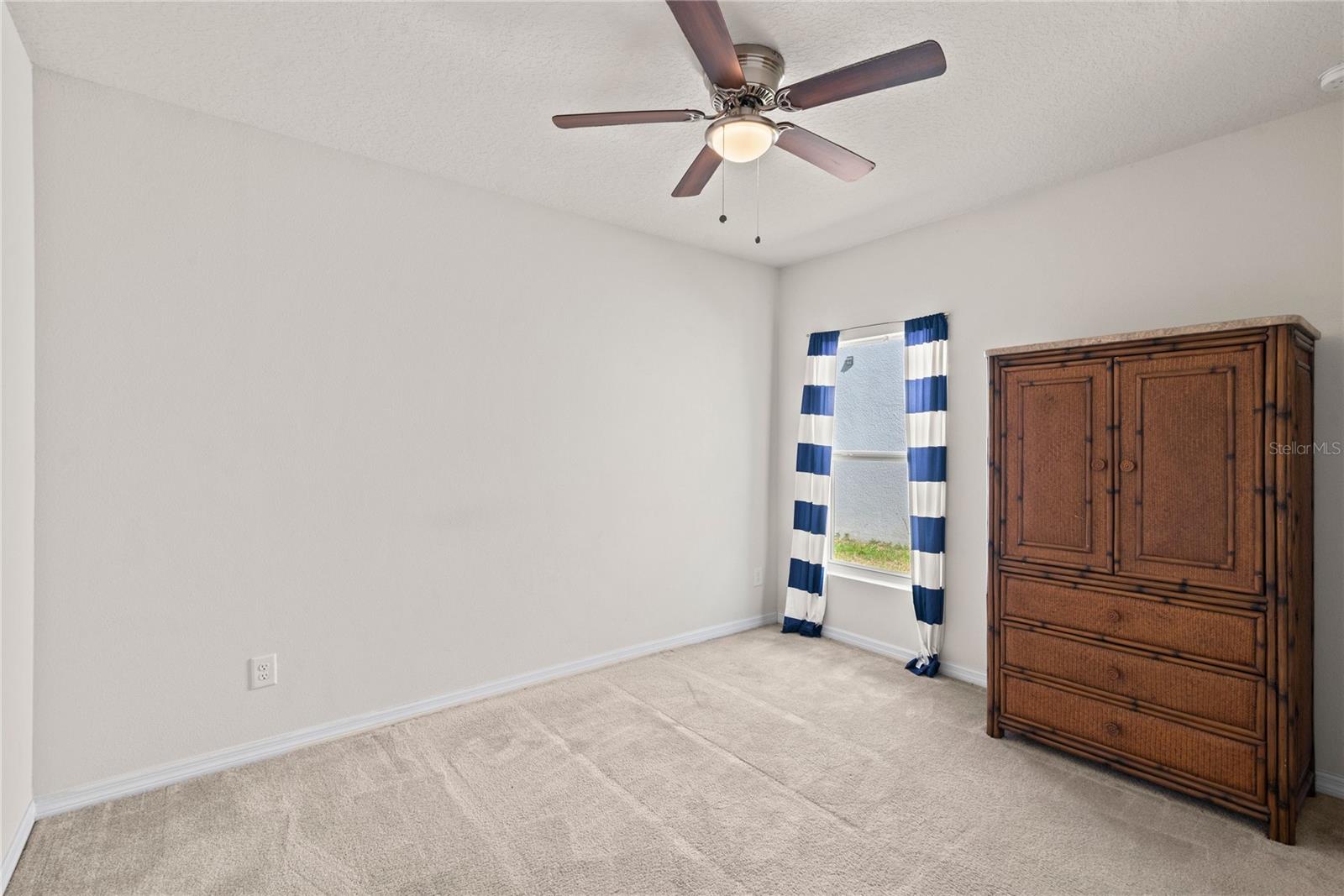 543 LUCERNE BLVD