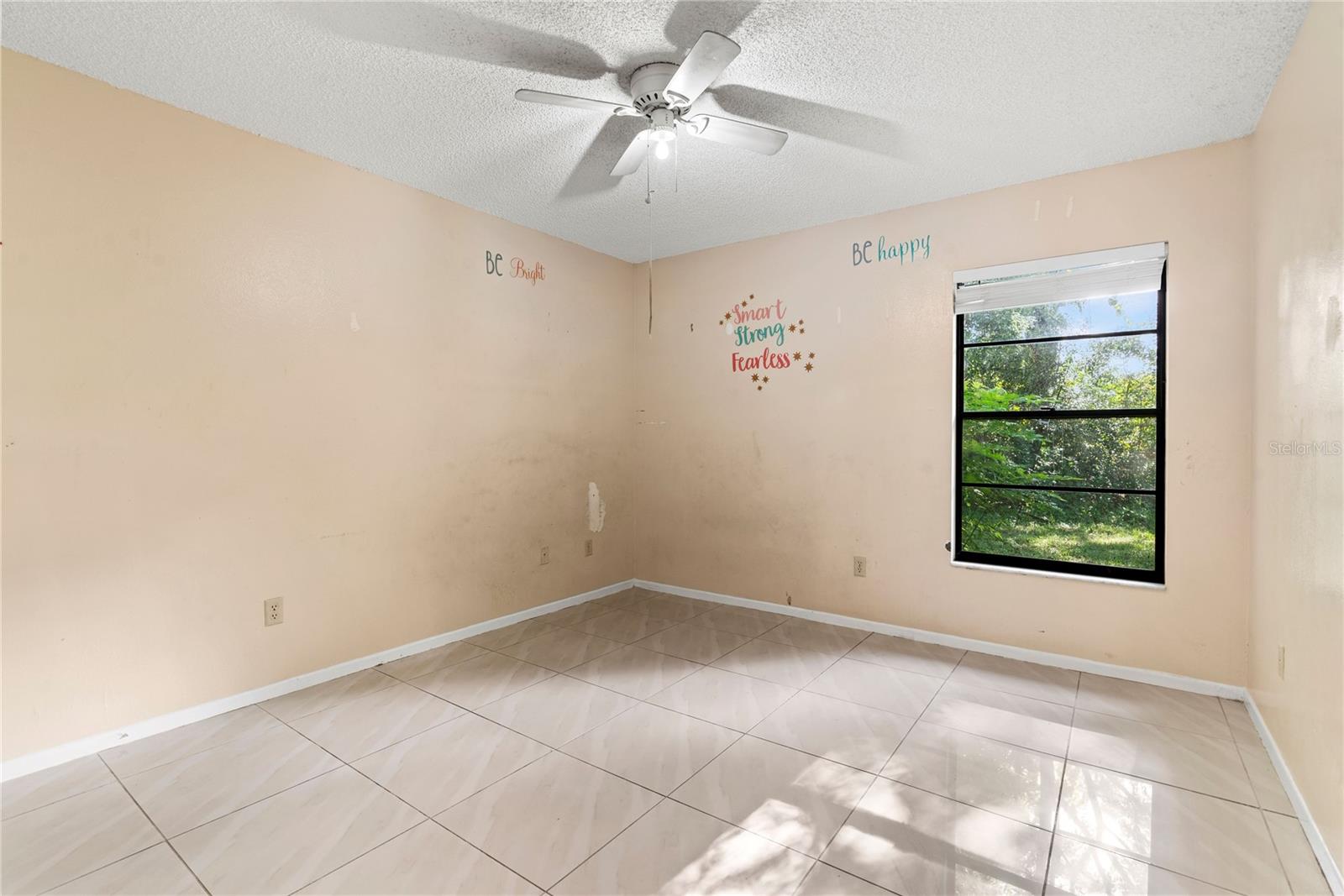 1023 MCKINNON AVE