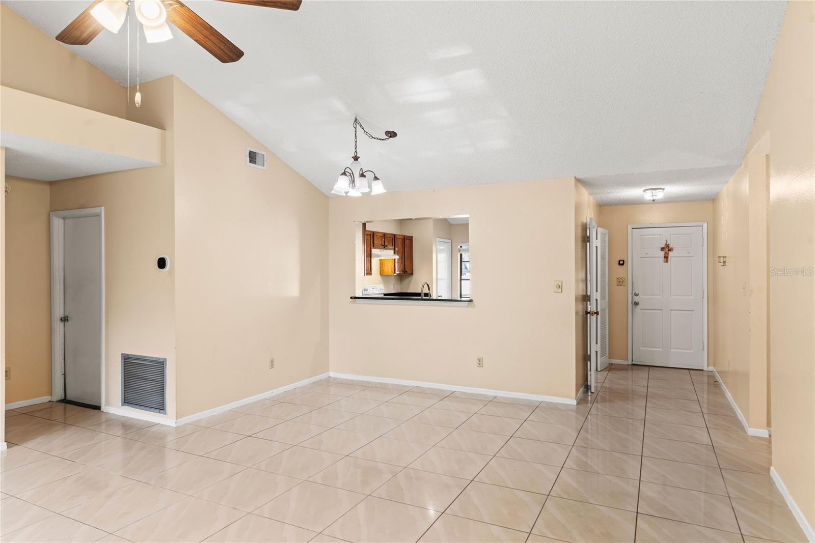 1023 MCKINNON AVE