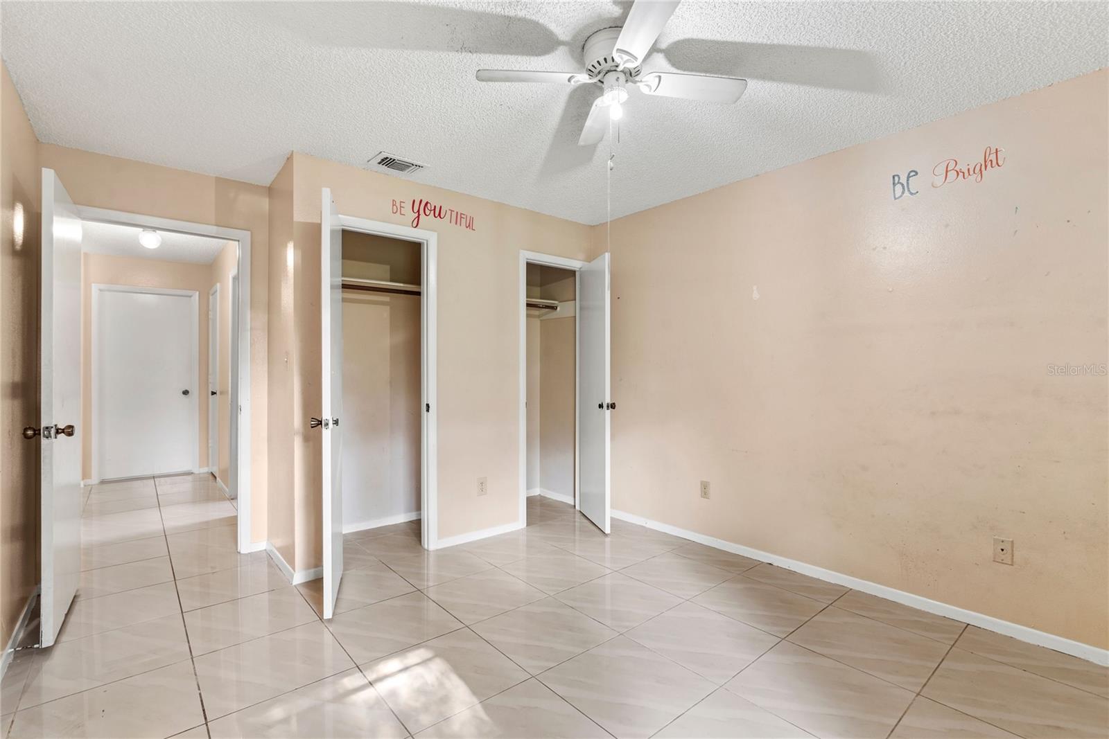1023 MCKINNON AVE