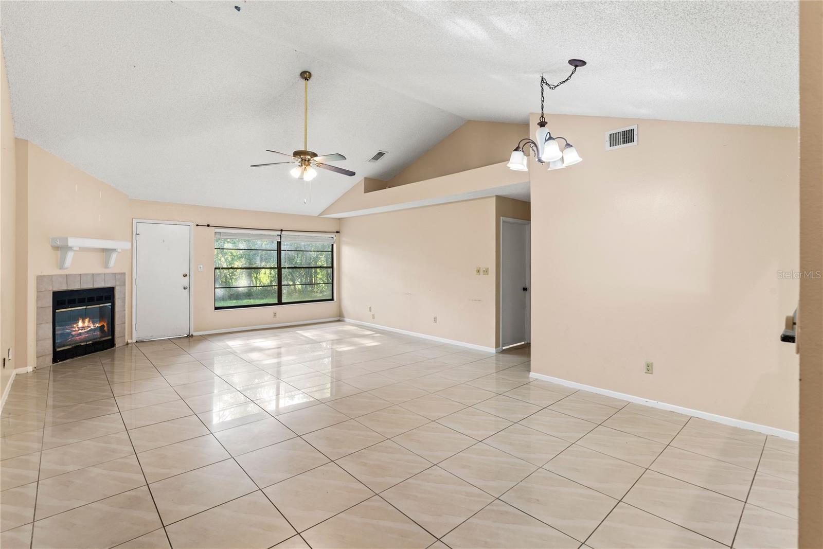 1023 MCKINNON AVE
