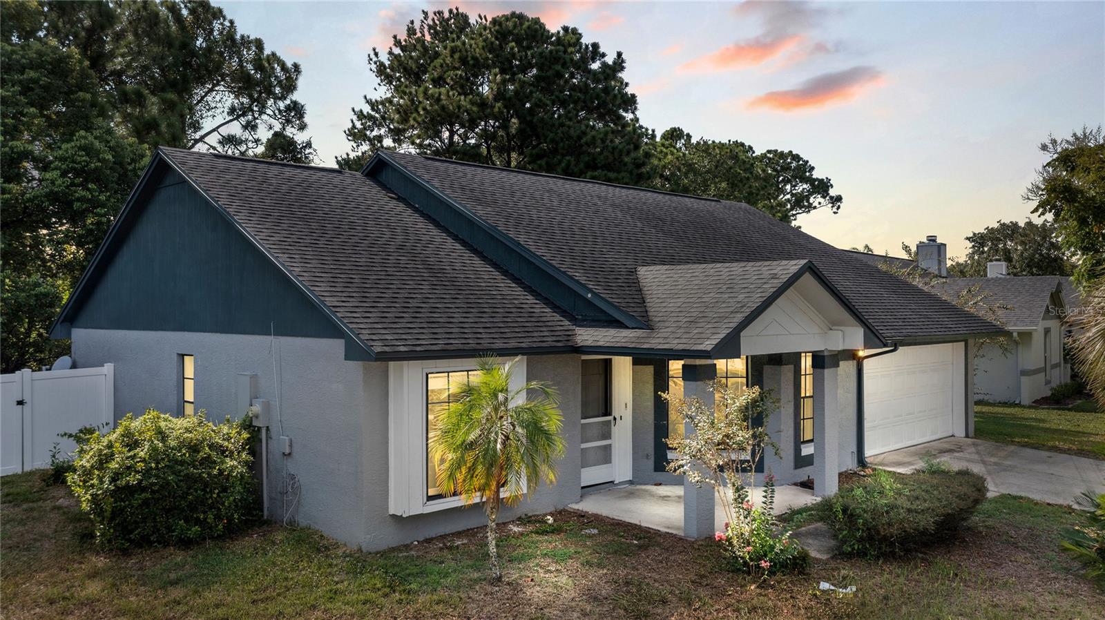1023 MCKINNON AVE