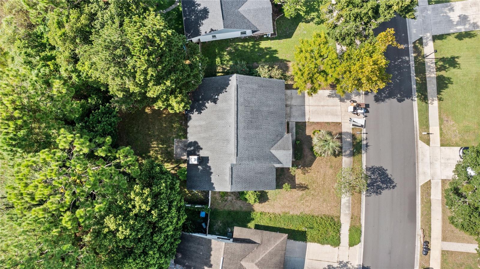 1023 MCKINNON AVE