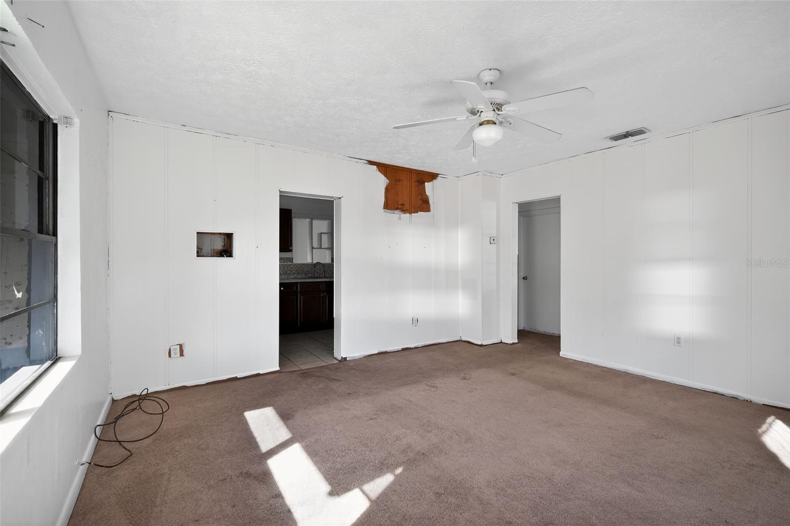 102 ORANGE AVE