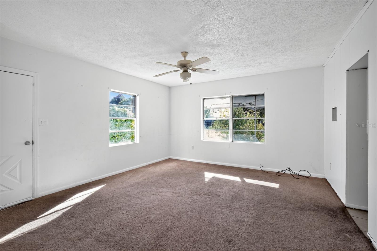 102 ORANGE AVE