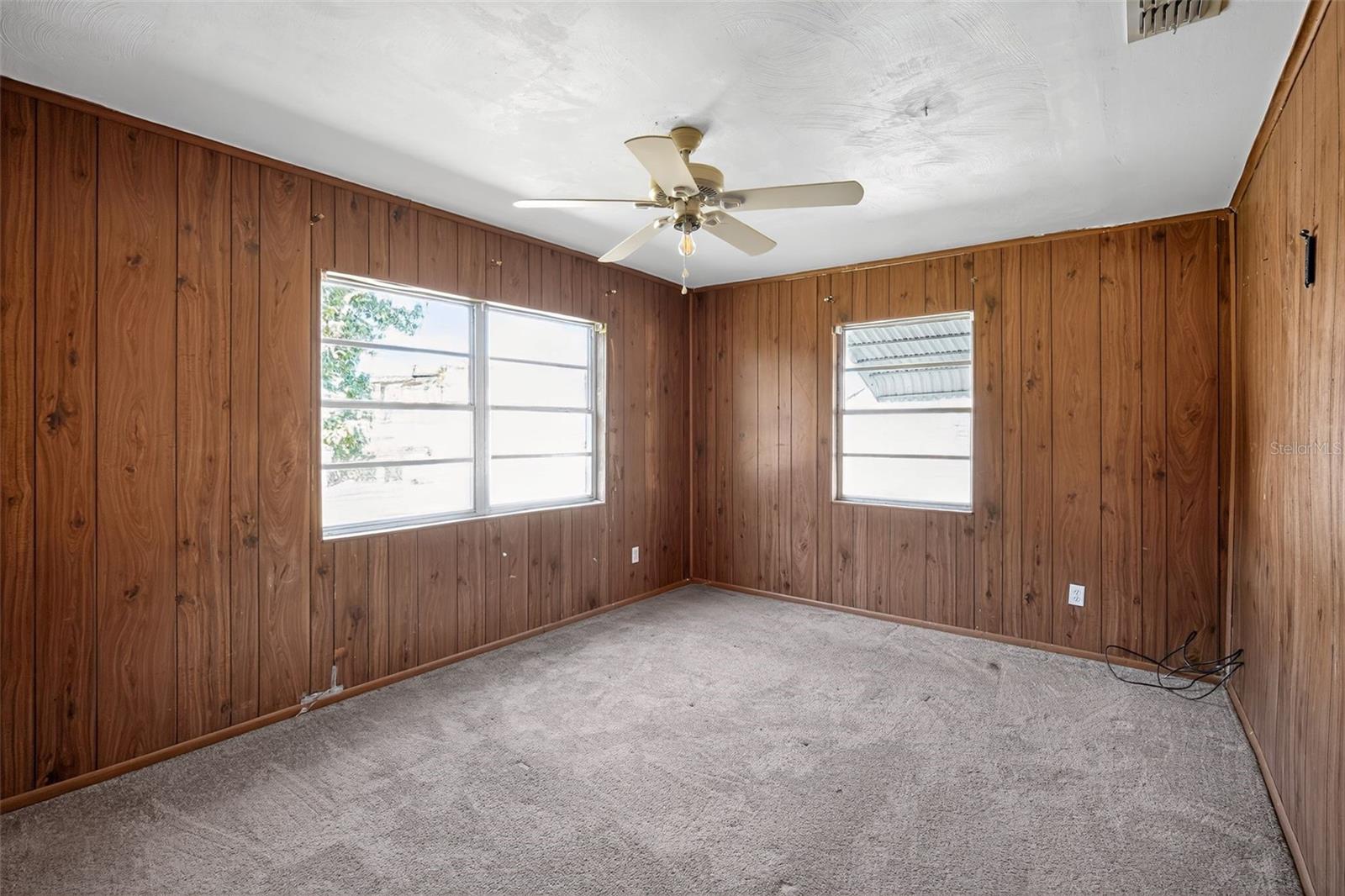 102 ORANGE AVE